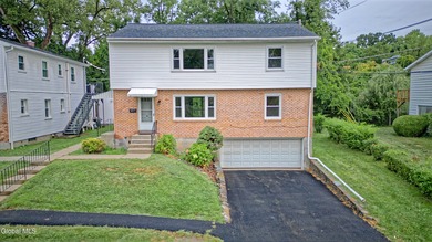 (private lake, pond, coastal) Home Sale Pending in Albany New York