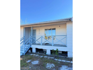 Opportunity awaits at 3316 Armstrong Ct in Fort Myers! This - photo 1