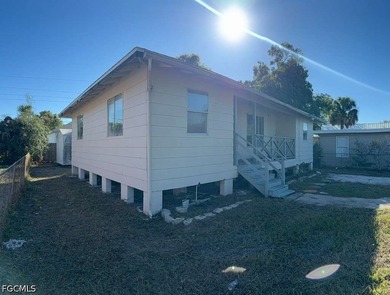 Opportunity awaits at 3316 Armstrong Ct in Fort Myers! This - photo 2