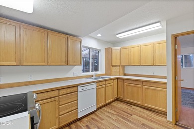 Coastal living awaits in Northwest Lincoln City! This two - photo 5