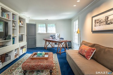 Uber chic shingle-style in A+ location offering magnificent long - photo 30