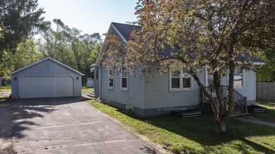 Come view this move-in ready 2-bed, 1.5-bath ranch with spacious - photo 3
