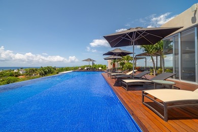 Luxury, privacy, generous living spaces, and an exceptional - photo 4