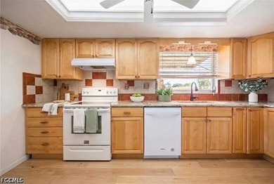 Fantastic villa with attached garage in this duplex style condo - photo 7