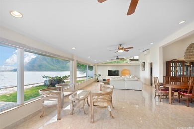 This beautifully appointed and spacious beach house is set in a - photo 1
