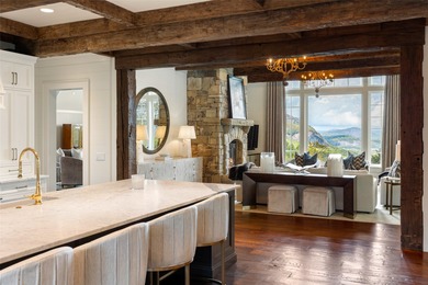 Welcome to Foxhill. Just minutes from downtown Highlands, yet - photo 17
