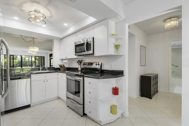 Beautifully maintained 2BR/2BA condo in Boca Delray Country Club - photo 5