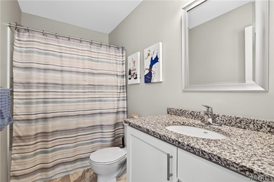 Stunning two-story luxury townhome with ultra convenient - photo 26