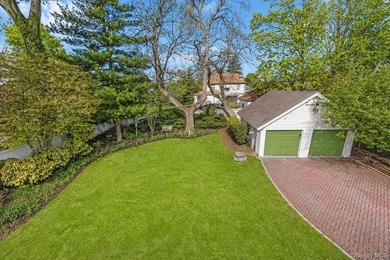 You will fall in love with this stunning colonial home in the - photo 27