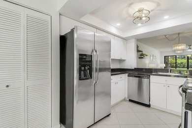 Beautifully maintained 2BR/2BA condo in Boca Delray Country Club - photo 7
