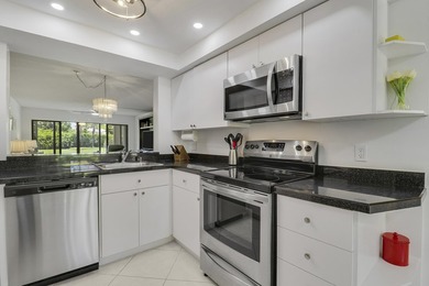 Beautifully maintained 2BR/2BA condo in Boca Delray Country Club - photo 8