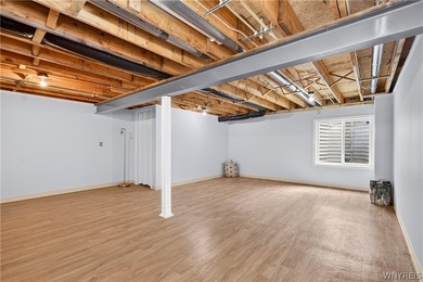 Stunning two-story luxury townhome with ultra convenient - photo 32