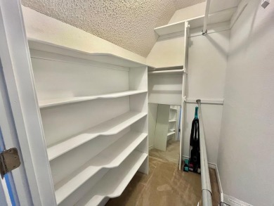 Stunning 2-bed, 2-bath (almost fully furnished) home offers - photo 32