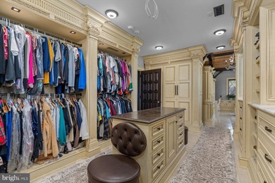 Welcome to a one-of-a-kind equestrian estate that blends privacy - photo 32