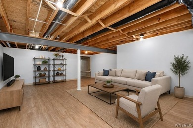 Stunning two-story luxury townhome with ultra convenient - photo 33