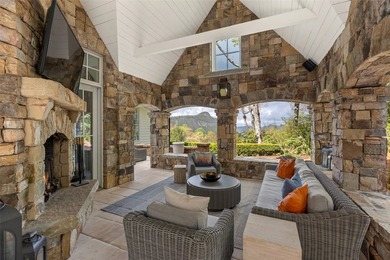 Welcome to Foxhill. Just minutes from downtown Highlands, yet - photo 34