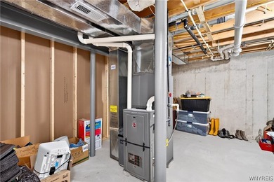 Stunning two-story luxury townhome with ultra convenient - photo 35