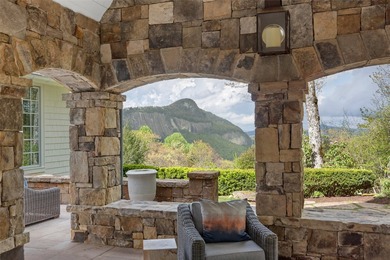Welcome to Foxhill. Just minutes from downtown Highlands, yet - photo 35
