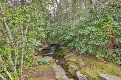 Welcome to Foxhill. Just minutes from downtown Highlands, yet - photo 39