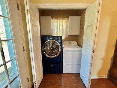 Stunning 2-bed, 2-bath (almost fully furnished) home offers - photo 50