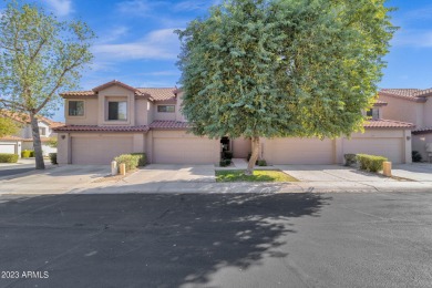Lake Townhome/Townhouse For Sale in Gilbert, Arizona