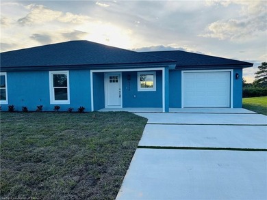 Rare opportunity to acquire a portfolio of 5 newer 2/2 rental - photo 2
