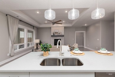 Welcome to your home with a view! This beautiful 3 bed, 2 bath - photo 12