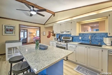 115 WOODSTOCK... LAKE HAMILTON WATERFRONT HOME w/ Land to Build - photo 16