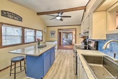 115 WOODSTOCK... LAKE HAMILTON WATERFRONT HOME w/ Land to Build - photo 17