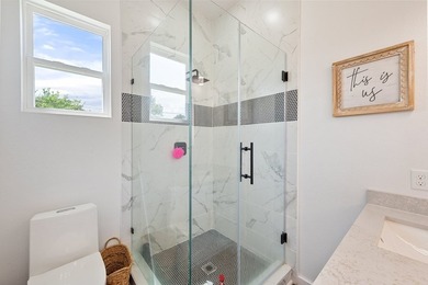 Stunning turnkey home with a fully furnished option available! - photo 17