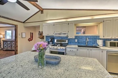 115 WOODSTOCK... LAKE HAMILTON WATERFRONT HOME w/ Land to Build - photo 18
