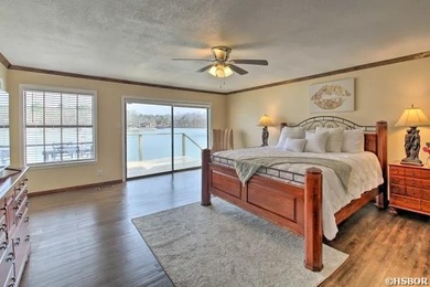 115 WOODSTOCK... LAKE HAMILTON WATERFRONT HOME w/ Land to Build - photo 19