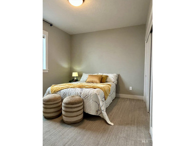 Welcome to your home with a view! This beautiful 3 bed, 2 bath - photo 20