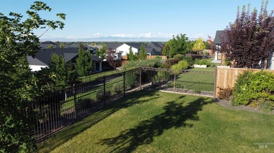 Welcome to your home with a view! This beautiful 3 bed, 2 bath - photo 28