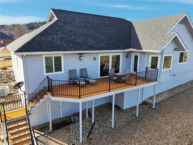 Elegant, updated 1,976 sq ft home offering sweeping views of - photo 29
