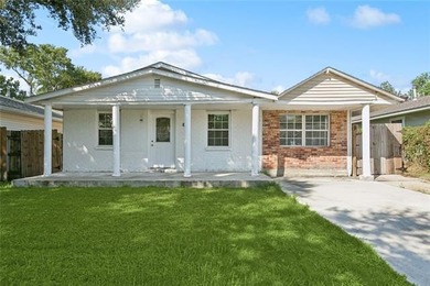 Lake Pontchartrain Home For Sale in Kenner Louisiana