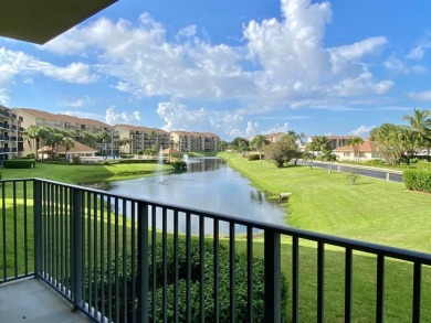 (private lake, pond, creek) Condo For Sale in Jupiter Florida