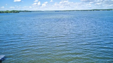 Unmatched location and views on Lake Waubesa! Set on 60 ft of - photo 3