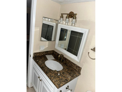 NICE 3/2 LOCATED ON THE HEART OF WEST PALM - photo 12