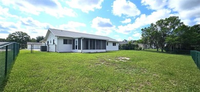 Welcome to this beautifully maintained 3-bedroom, 2-bath, 2-car - photo 3