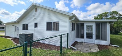 Welcome to this beautifully maintained 3-bedroom, 2-bath, 2-car - photo 5