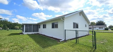 Welcome to this beautifully maintained 3-bedroom, 2-bath, 2-car - photo 7