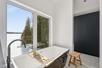 An exceptional opportunity to acquire a property on the shores - photo 28