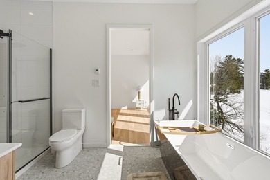 An exceptional opportunity to acquire a property on the shores - photo 30