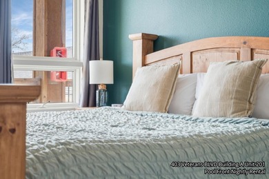 Location, amenities, and convenience all come together at this - photo 9