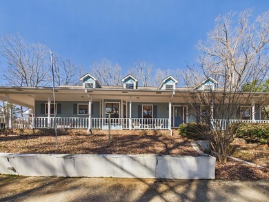 This spacious 4 bedroom 3.5 bath home offers approximately 3,079 - photo 7