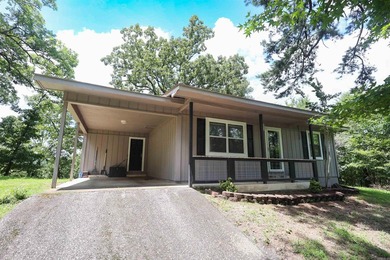 Move-in ready and located in the Lake Hamilton School District - photo 2