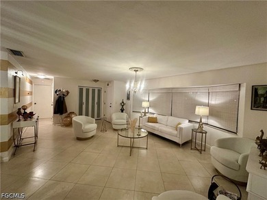 You don't need the Midas touch to appreciate the understated - photo 5