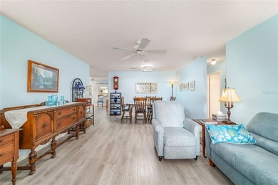 Welcome home to this beautifully updated Birmingham model villa - photo 4