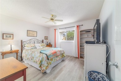 Welcome home to this beautifully updated Birmingham model villa - photo 9